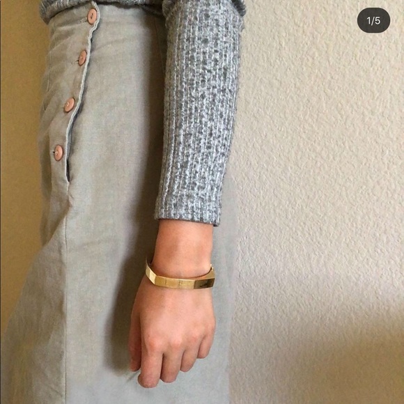 High-waisted beige skirt w/ side buttons - Picture 2 of 5